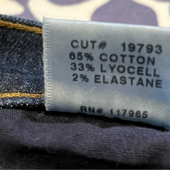 J Brand Mid Rise Rail size 30 - Dark Blue - Color Oblivion - Picture 5 of 6